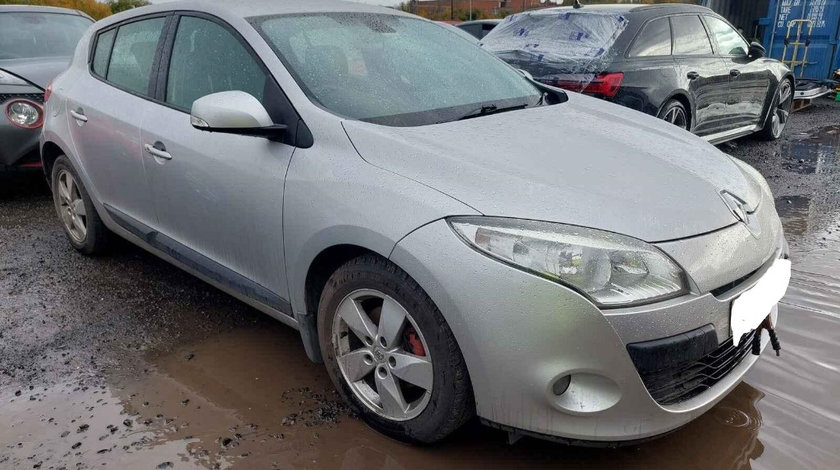 Far dreapta Renault Megane 3 2011 HATCHBACK 1.5 dCI