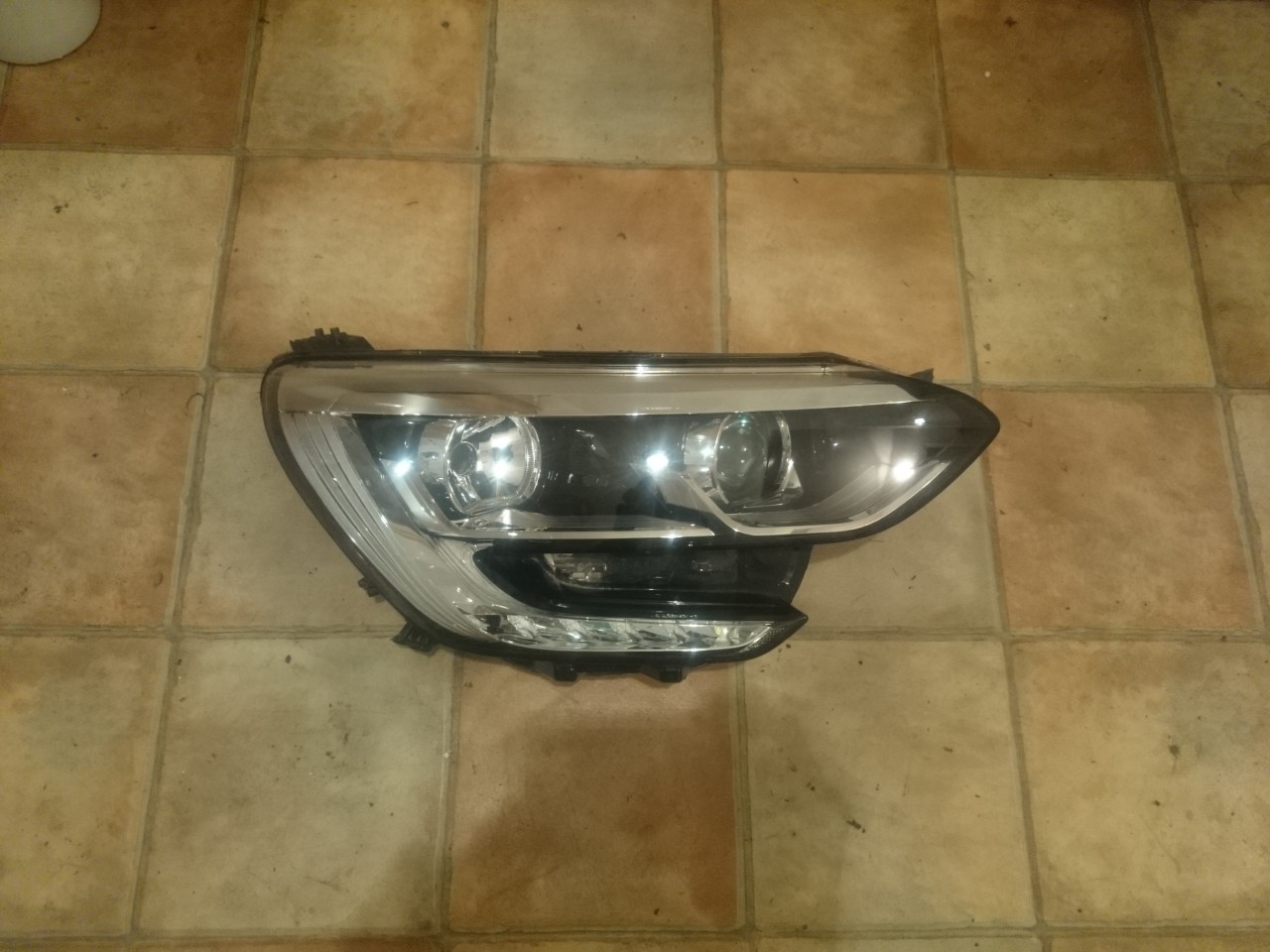 Far dreapta Renault Megane 4 (2016-2020) cod 260107670R, 90089406