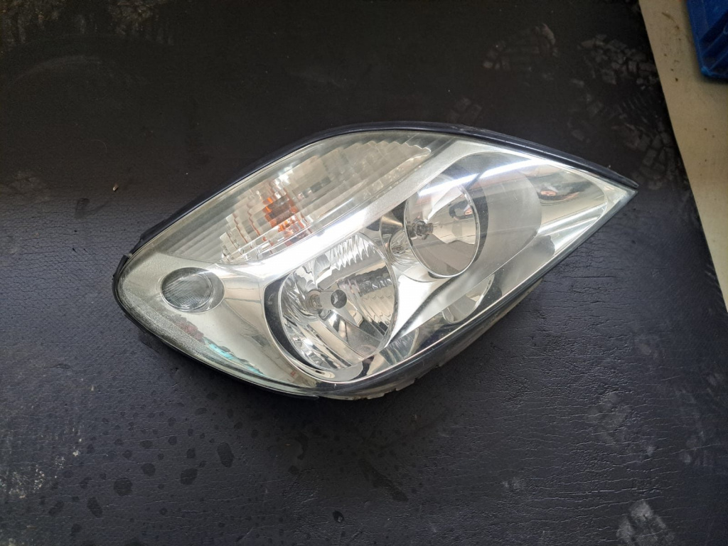 FAR DREAPTA RENAULT SCENIC 1 - COD 7700432097