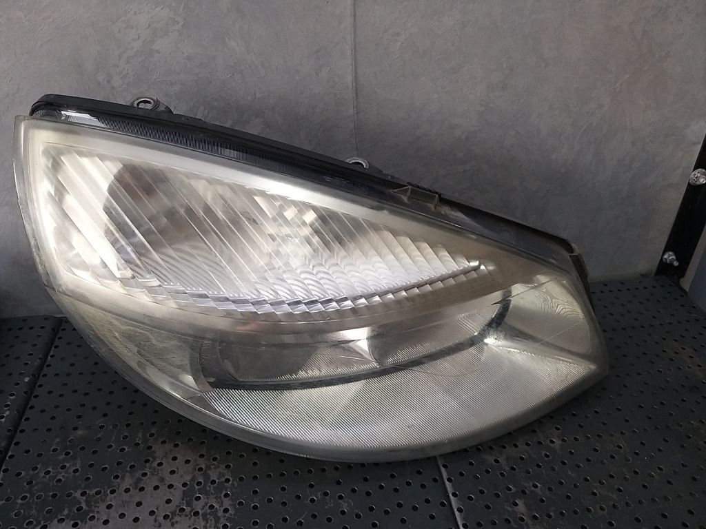 Far dreapta renault scenic 2 jmo 1 15810400re