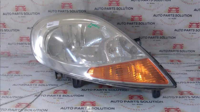 Far dreapta RENAULT TRAFIC 2001-2011