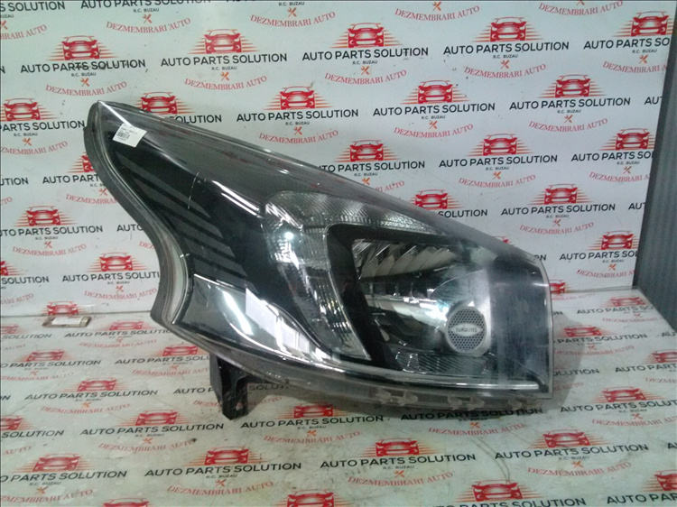 Far dreapta RENAULT TRAFIC an fabr. 2016