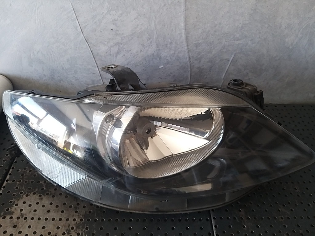Far dreapta seat ibiza 6j 89319151 6j1941022c