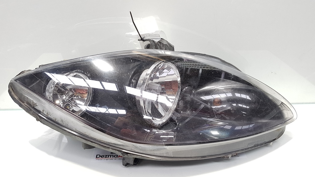 Far dreapta, Seat Leon (1P1) cod 5P2941034A (id:361372)