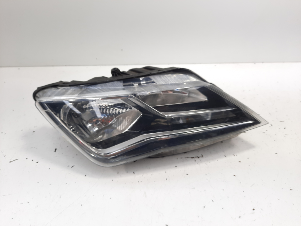 Far dreapta, Seat Toledo 4 (KG3), vol pe dr (id:608701)