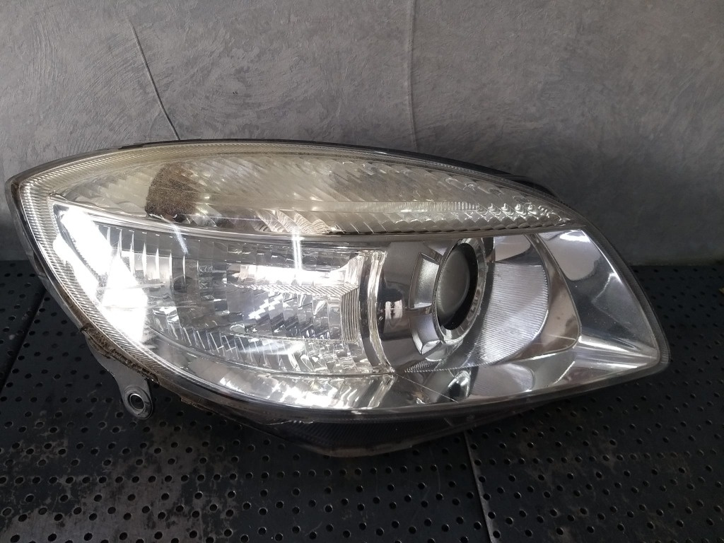 Far dreapta skoda roomster 5j 24783200r