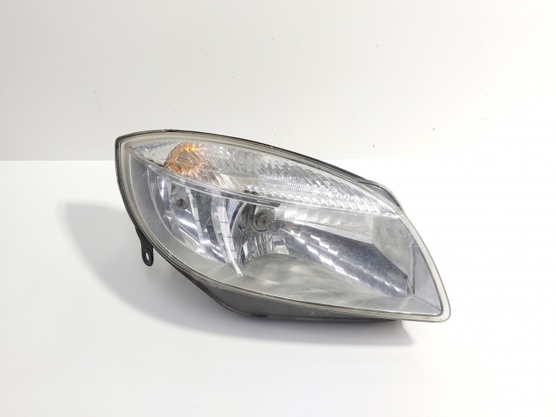 Far dreapta, Skoda Roomster (5J) vol pe st (idi:631648)