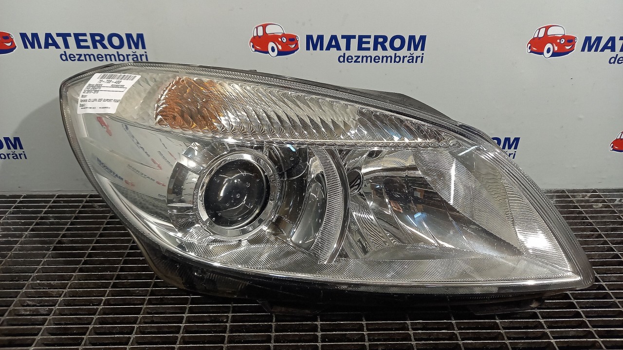 FAR DREAPTA SKODA ROOMSTER ROOMSTER - - (2010 2015)