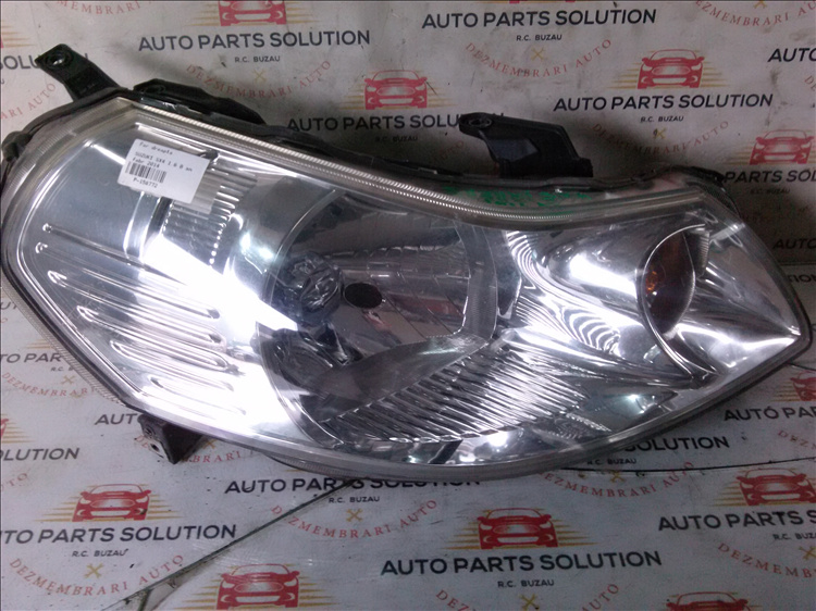 Far dreapta SUZUKI SX4 1.6 B an fabr 2014
