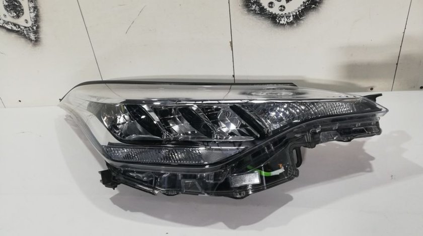 Far dreapta Toyota CHR An 2019 2020 2021 2022 cod 81110-F4180 FULL LED