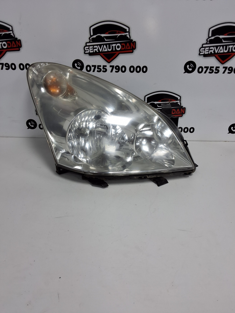 Far dreapta Toyota Corolla (2001-2007) 2.2 Motorina 2007, VOLAN DREAPTA