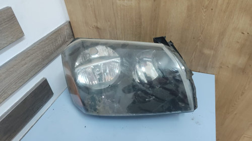 Far dreapta urechi rupte Dodge Magnum 6.1 SRT 315 KW / 428 CP an de fabricatie 2007 cod 04805754AF