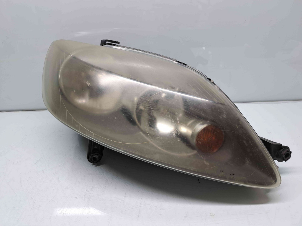 Far dreapta Volkswagen Golf 5 Plus (5M1) [Fabr 2005-2008] 5M1941006D