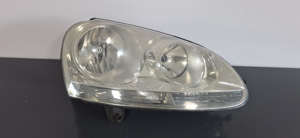 Far dreapta Volkswagen Jetta 5 (2005-2010) 1.9 Motorina 2008, 1K6941006Q / VOLAN DREAPTA