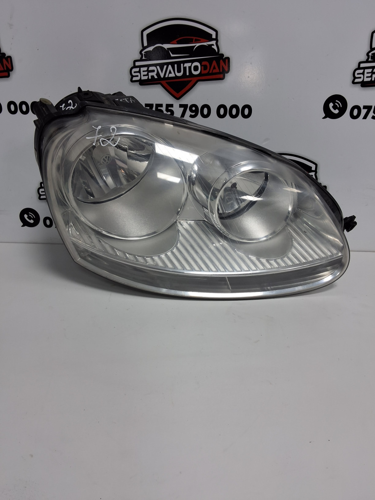 Far dreapta Volkswagen Jetta 5 (2005-2010) 2.0 Motorina 2008, VOLAN STANGA / 1K6941006P