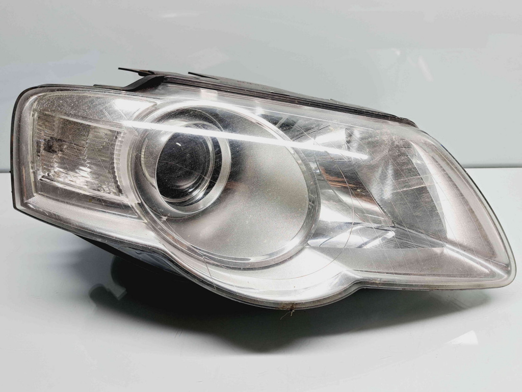 Far dreapta Volkswagen Passat B6 Variant (3C5) [Fabr 2005-2010] 3C0941006R