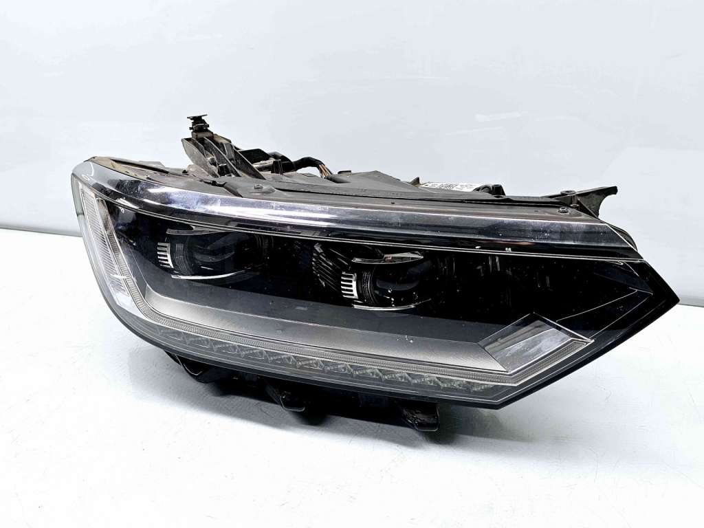 Far dreapta Volkswagen Passat B8 (3G2) [Fabr 2015-prezent] 3G2941082G