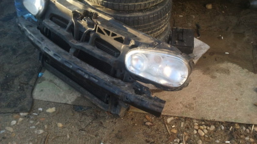 Far dreapta vw golf 4