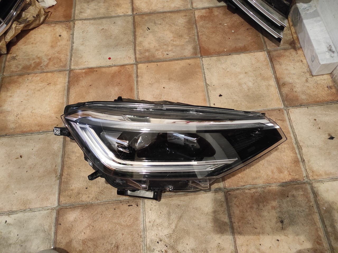 Far dreapta VW Taigo (2021-2024) cod 2G7941036A