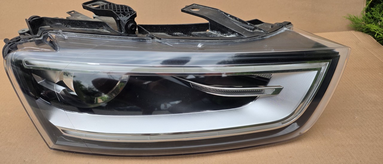 Far dreapta Xenon Audi Q3 8U 2012 2013 2014 2015
