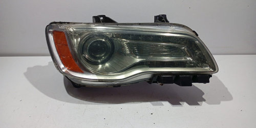 Far dreapta xenon (cu defect) 68042154AD Chrysler 300C 2 [2011 - 2014]