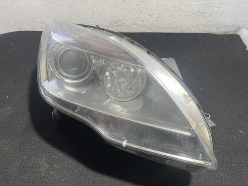 Far dreapta xenon Mercedes Benz R Class W251 R 350 CDI 4Matic sedan 2011 (A2518203661)
