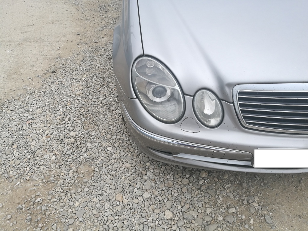 Far dreapta xenon Mercedes E220 cdi w211 Avantgarde
