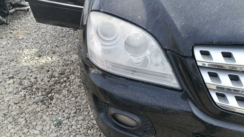 Far dreapta xenon Mercedes ML420 cdi w164 tip 629912