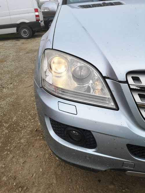 Far dreapta xenon ML W164 3.0 diesel 2007