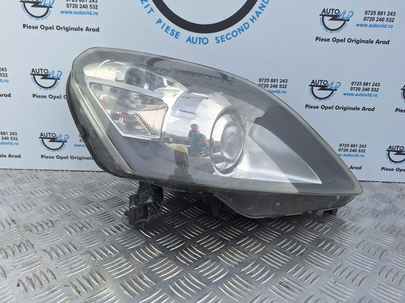 Far dreapta XENON Opel Zafira B Facelift 2008-2014