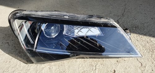 Far dreapta xenon Skoda Superb 3 2016 2017 2018