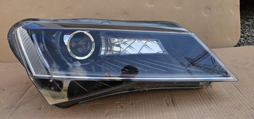 Far dreapta xenon Skoda Superb 3 2016 2017 2018