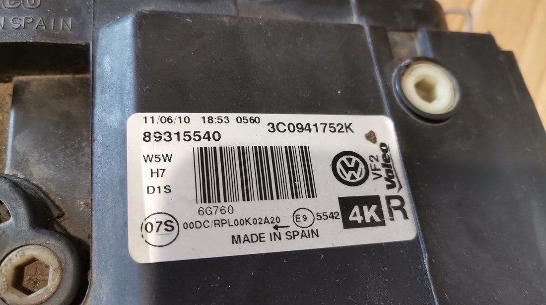 Far dreapta xenon VW Passat B6 cod 3C0941752K / 89315540