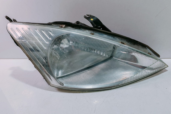 Far Dreapta XS4X13005AD Ford Focus [1998 - 2004]