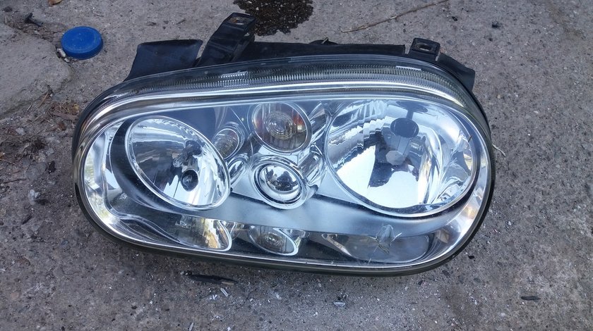 Far Faruri Dreapta Vw Golf 4 din ani 1998 2006