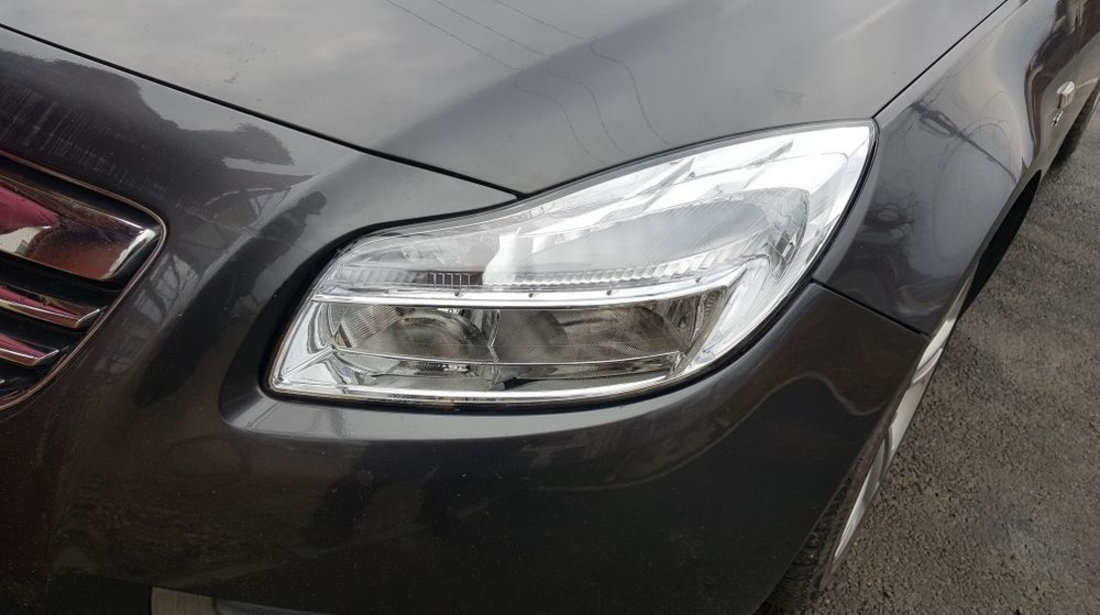 Far faruri noi Europa stanga dreapta Opel Insignia