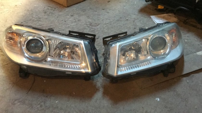 Far , Faruri Renault Megane 2 Facelift Stanga si dreapta