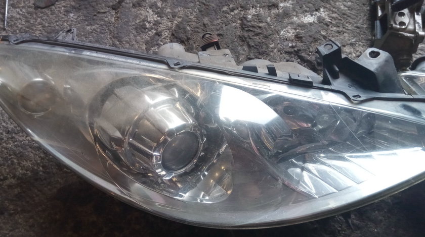 Far,faruri,stanga,dreapta,Peugeot 307,facelift,lupa