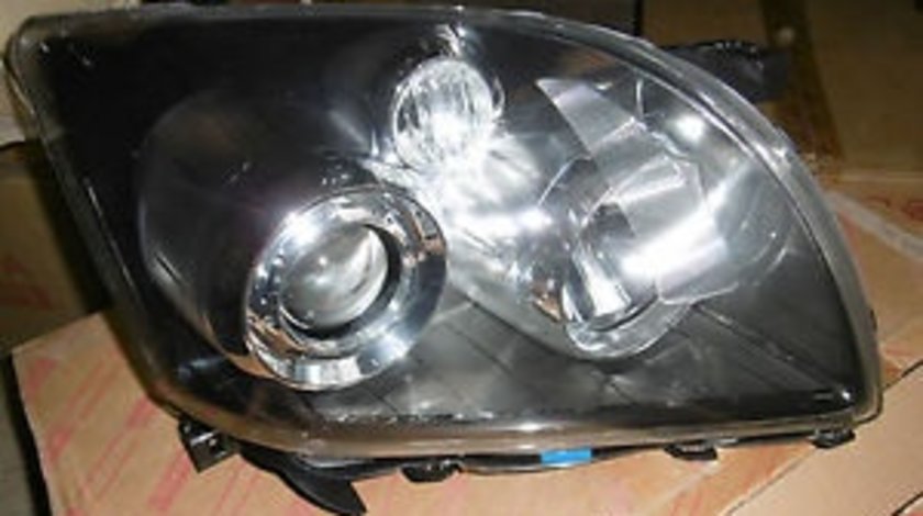 Far halogen dreapta Toyota Avensis 2003/2008 model( E Mark 2006)