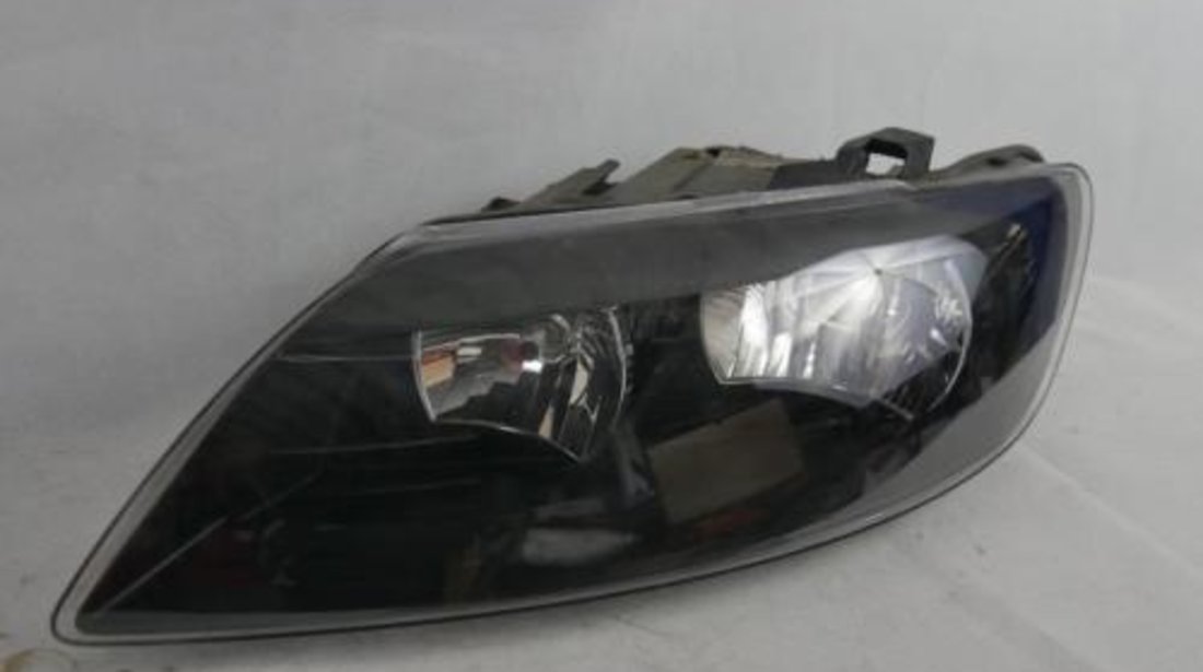 Far halogen stanga Audi Q7 2009-2015