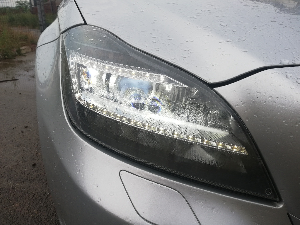 FAR ILS DREAPTA MERCEDES CLS W218 350 CDI AN 2011