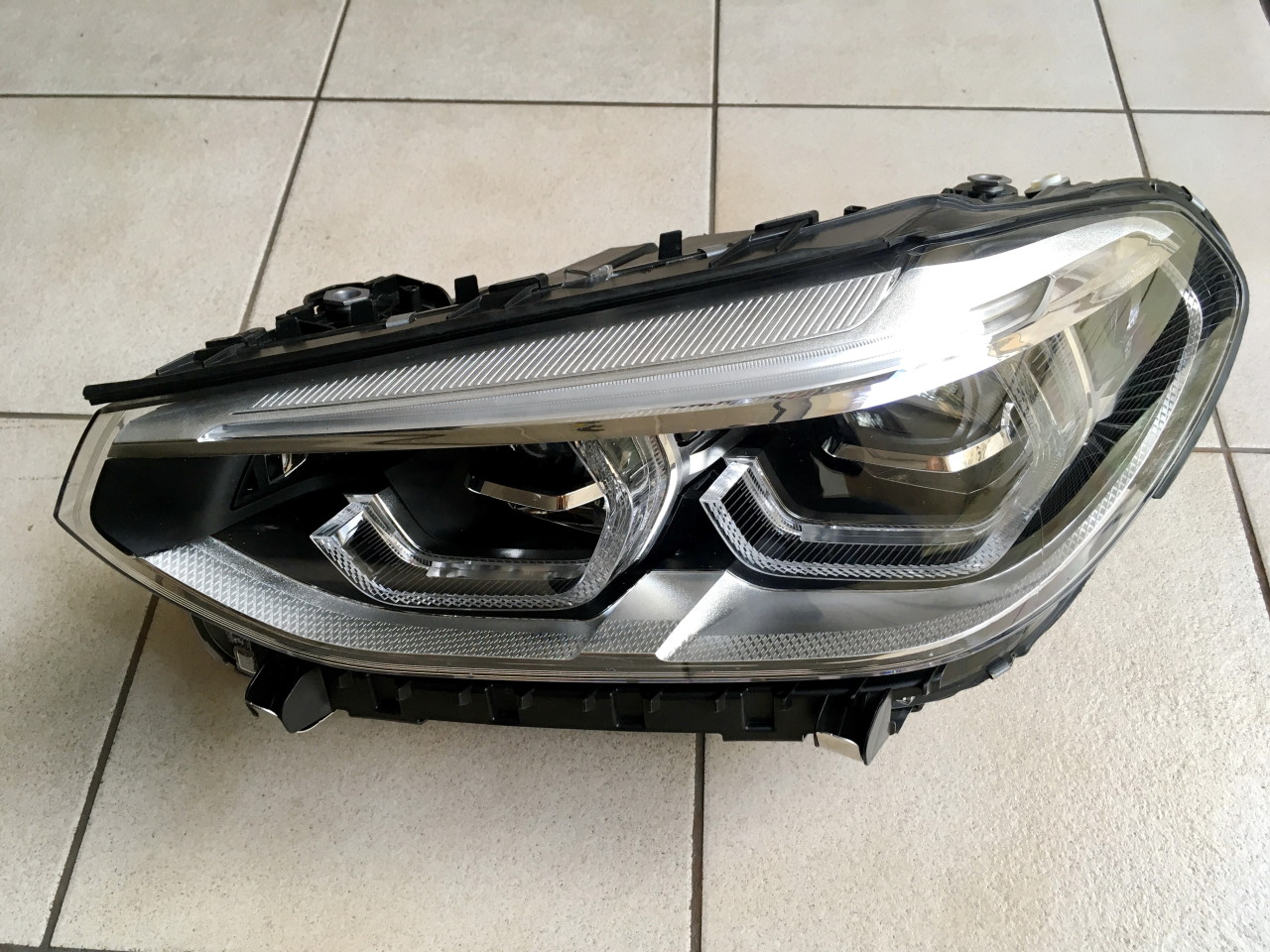 Far Led Adaptiv Bmw X3 / X4  Stg.  8739653 / 63117466119 ( dupa 17' )