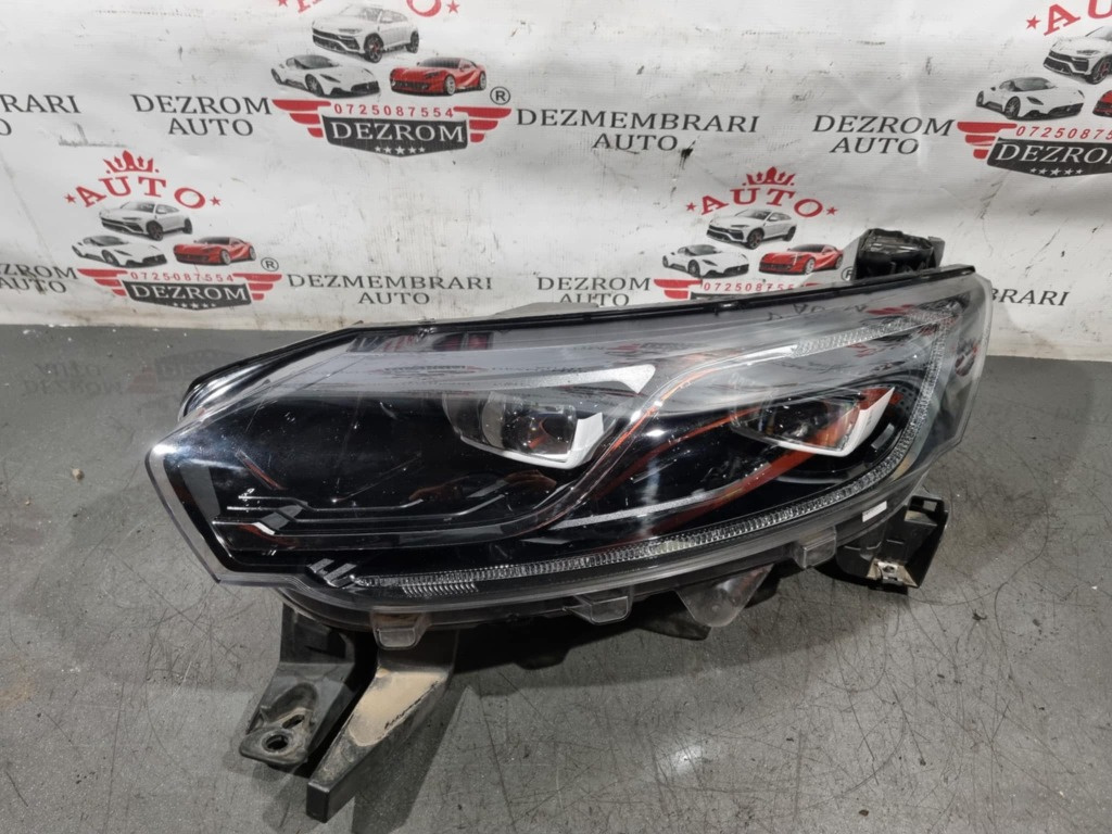 Far LED original stanga 260608372R / 260603748R Renault Espace V 1.6 TCe 200 cai M5M 450
