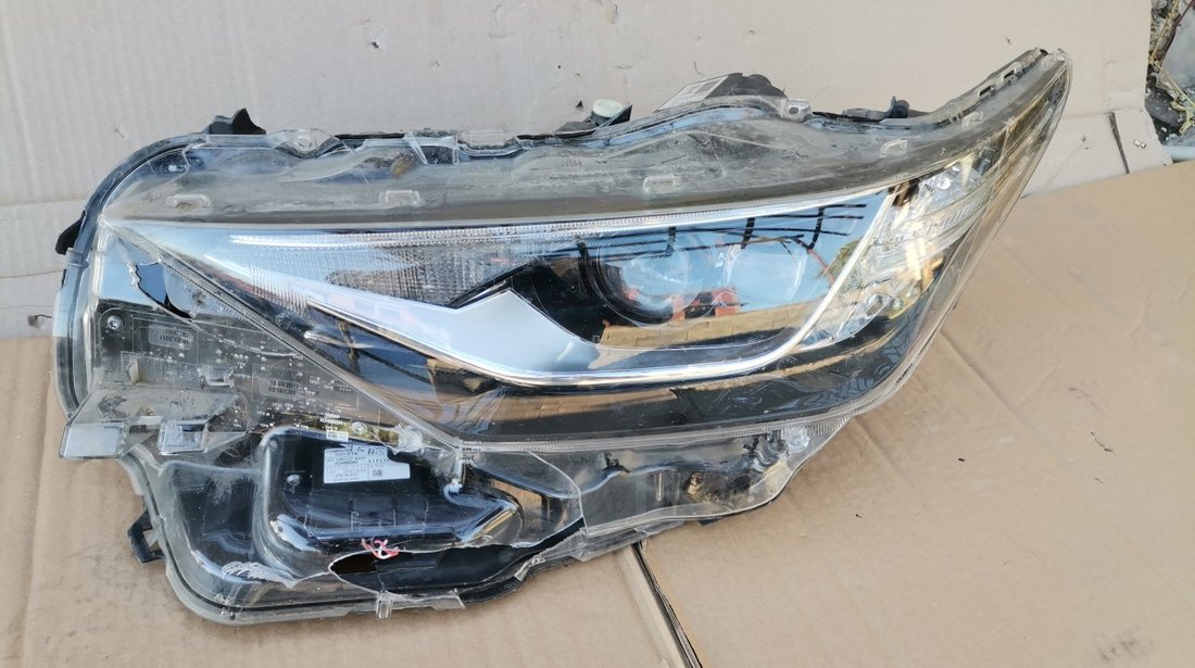 Far led stanga Toyota Auris E18 (2015-2019) cod 81150-02K60 / 90070906 pentru piese