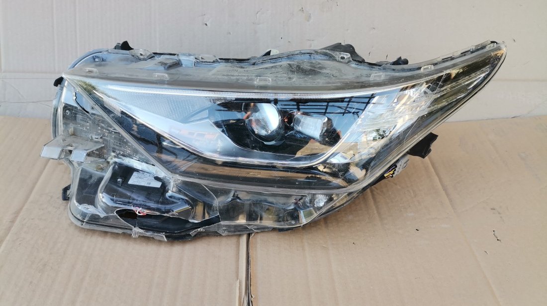 Far led stanga Toyota Auris E18 (2015-2019) cod 81150-02K60 / 90070906 pentru piese