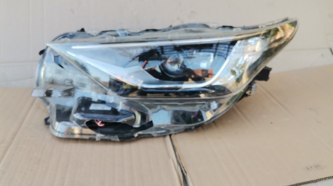 Far led stanga Toyota Auris E18 (2015-2019) cod 81150-02K60 / 90070906 pentru piese