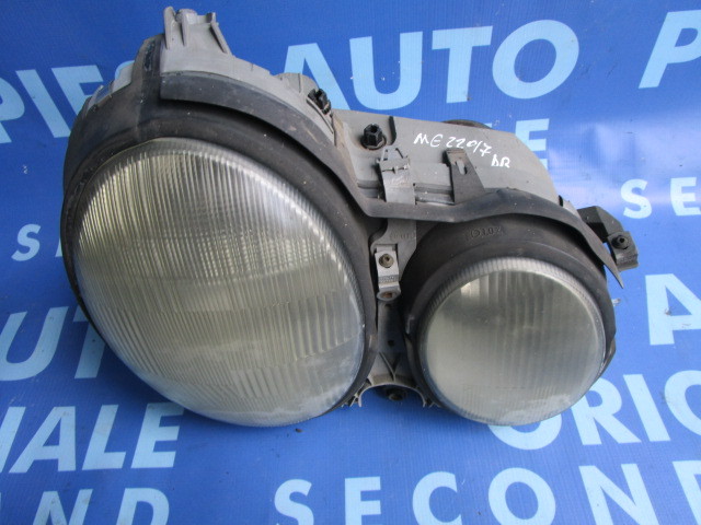 Far Mercedes E220 S210; 75060800 (urechi rupte)