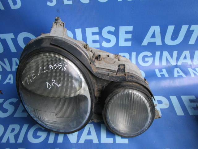 Far Mercedes E220 W210