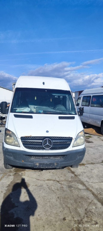Far Mercedes Sprinter 515 2.2 CDI model 906 cod motor OM646986 transmisie manuala ,punte dubla an 20...