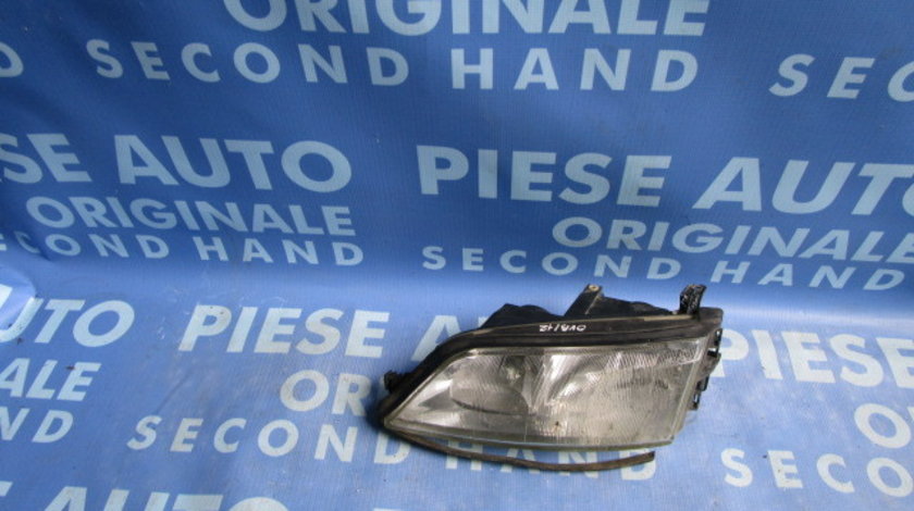 Far Opel Vectra B ; 88201726 (ureche rupta)